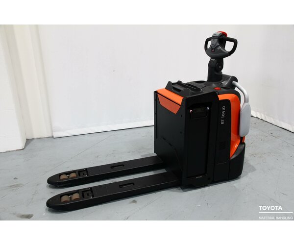 TOYOTA LPE200 2208018370