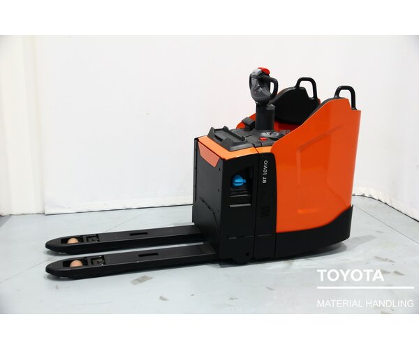 TOYOTA LPE200 2301006977