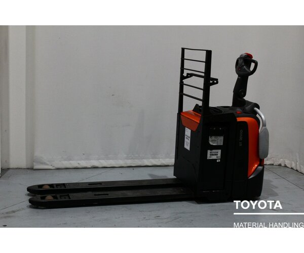 TOYOTA LPE200 2509031753