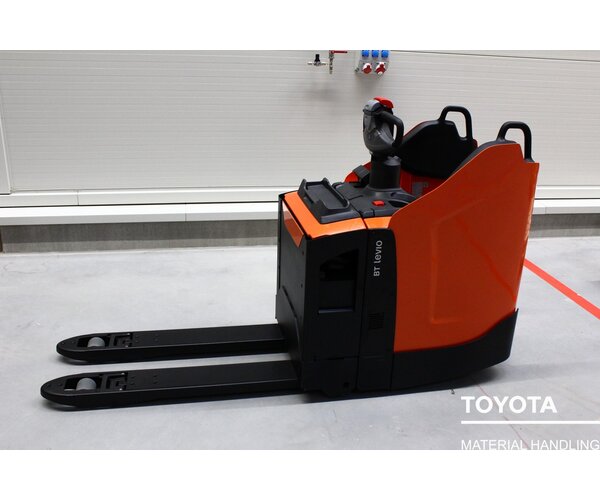 TOYOTA LPE200 2602004468