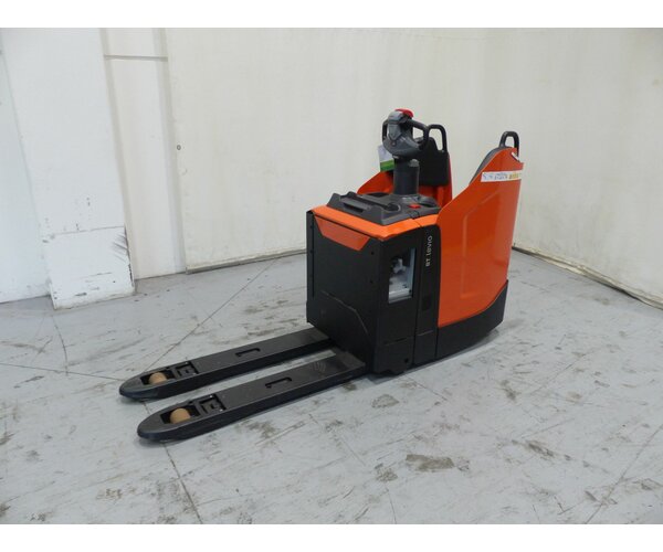 TOYOTA LPE200 2005007045