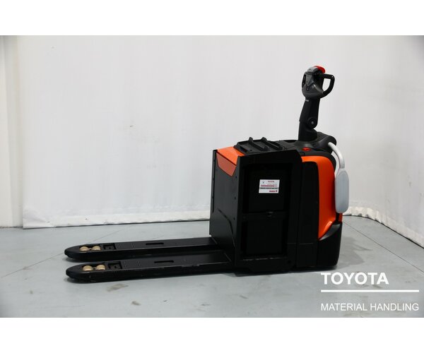 TOYOTA LPE220 1703040297