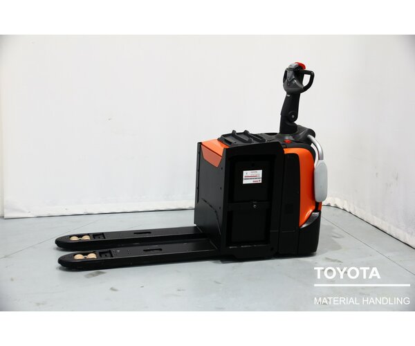 TOYOTA LPE220 1703040298