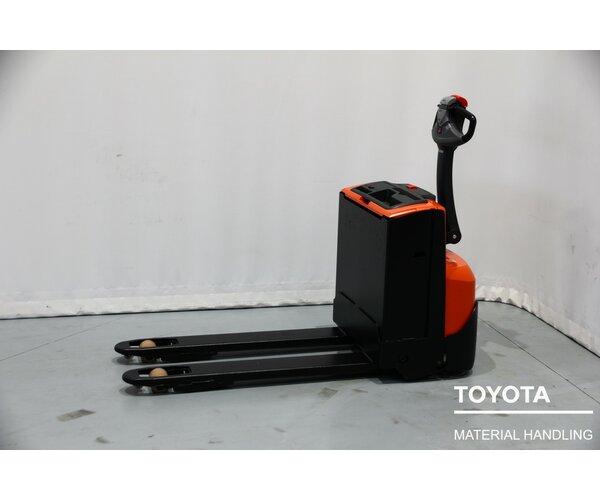 TOYOTA LWE160 1811022266 TOYOTA LWE160 1811022266