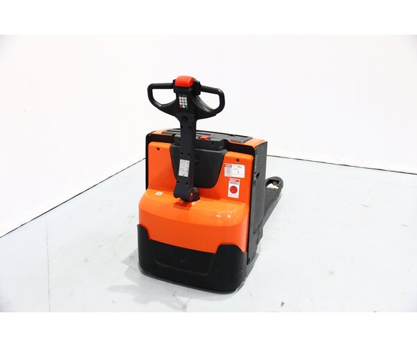 TOYOTA LWE180 1810011740