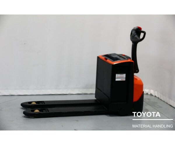 TOYOTA LWE200 1701044668 TOYOTA LWE200 1701044668