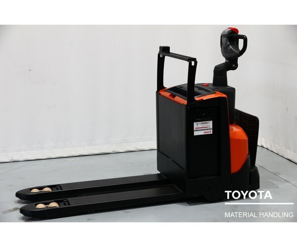 TOYOTA LWE200 1803042456 TOYOTA LWE200 1803042456