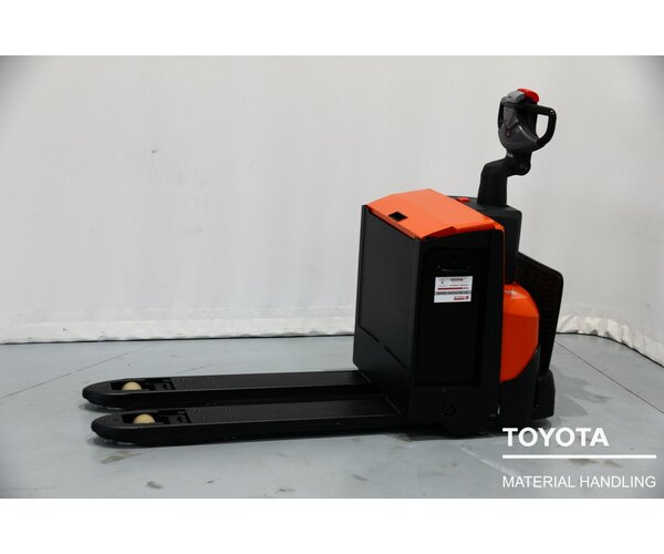 TOYOTA LWE200 1810039017