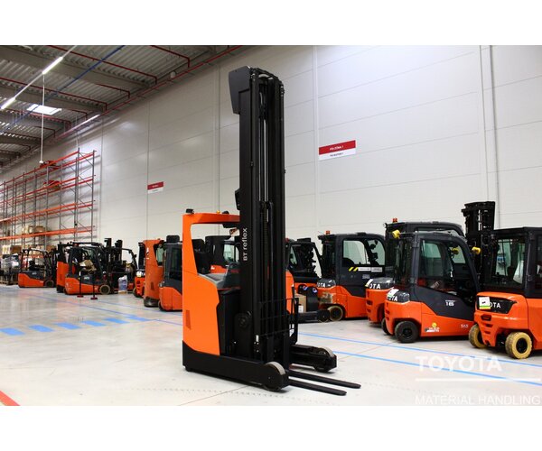 TOYOTA RRE200H 1901013794