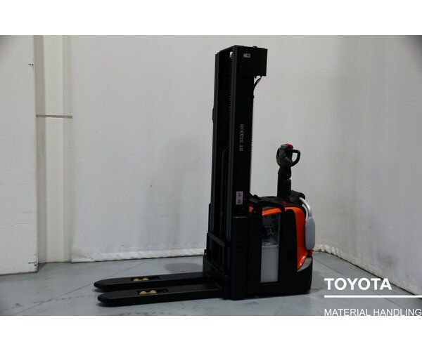 TOYOTA SPE140L 1812035514