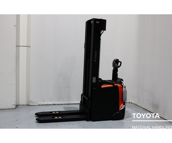 TOYOTA SPE160 2011014601