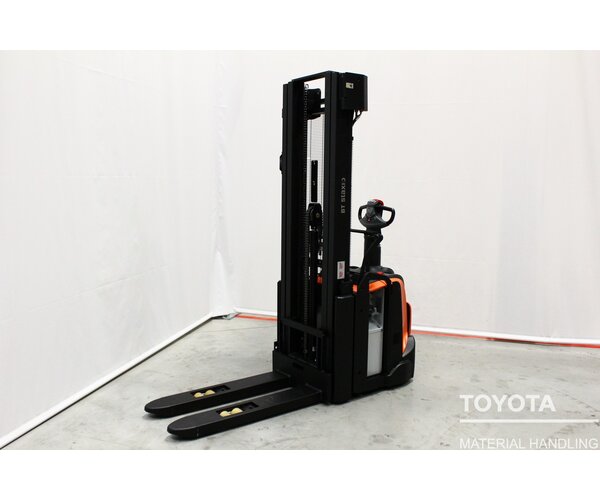 TOYOTA SPE160L 2111010218