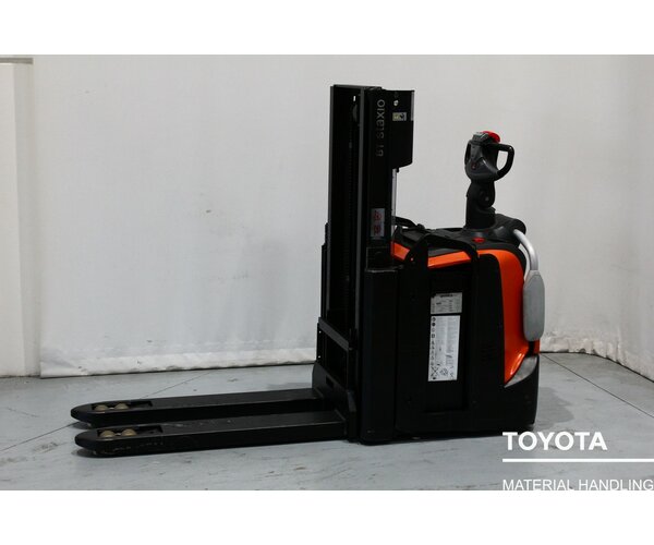 TOYOTA SPE200D 1807027762