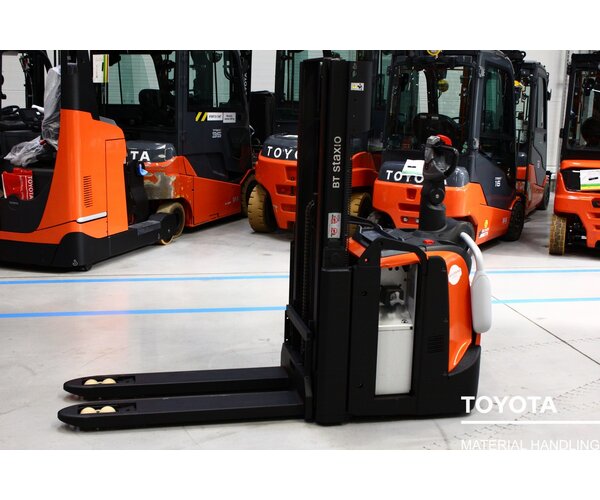 TOYOTA SPE200D 1903010402