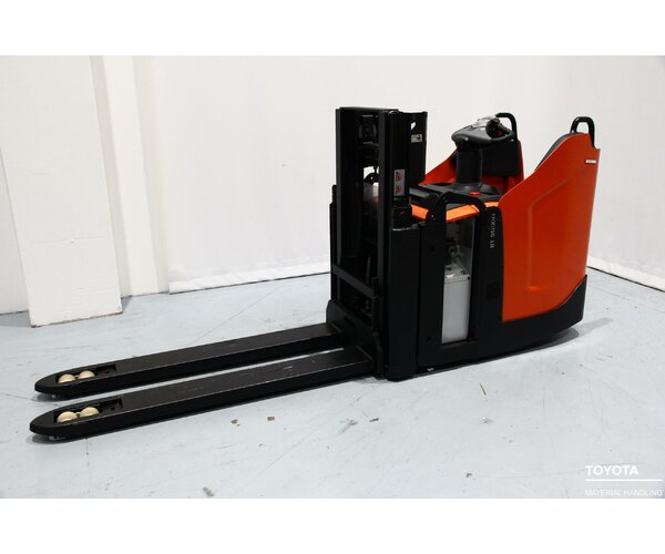 TOYOTA SPE200D 2002024485