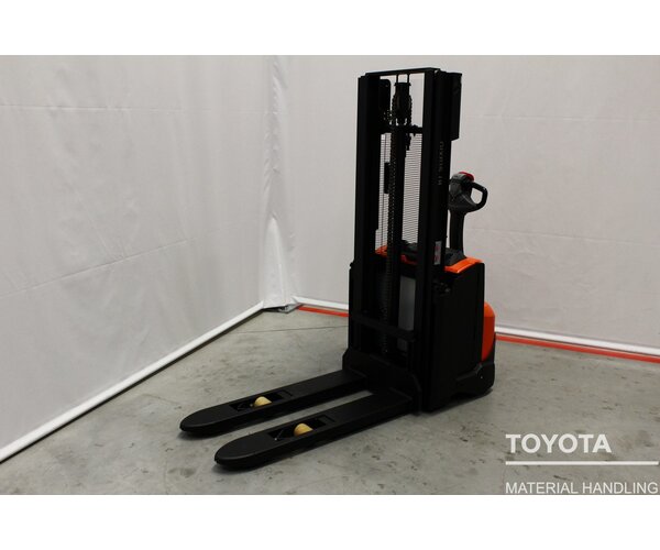 TOYOTA SWE100 1910031090