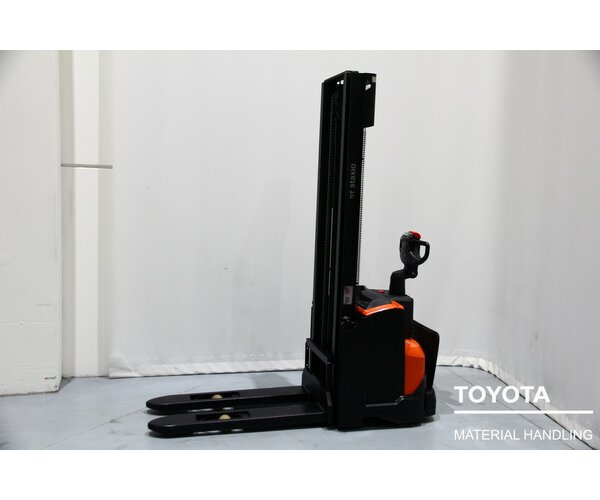 TOYOTA SWE120 1905002999