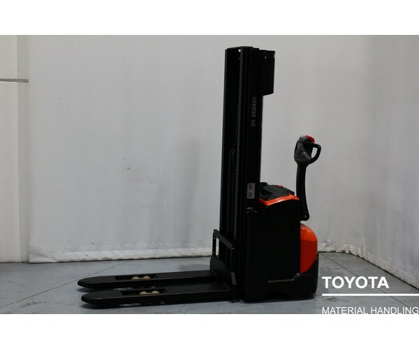 TOYOTA SWE120 2001011186