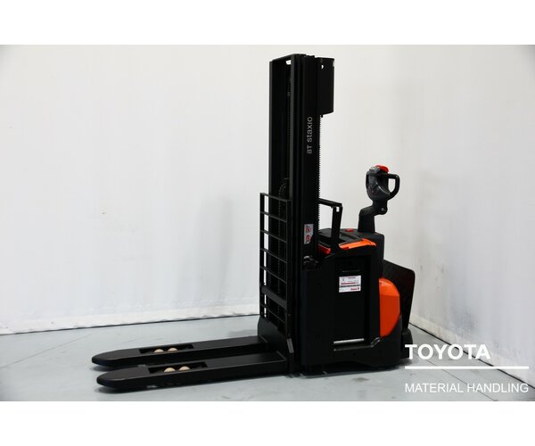 TOYOTA SWE120L 1811025492