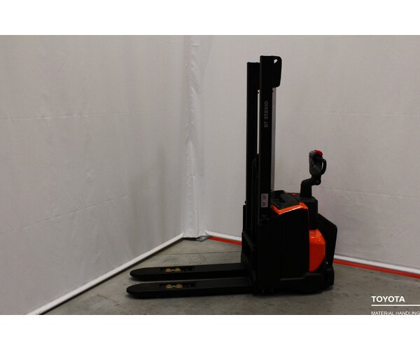TOYOTA SWE120L 2103035750