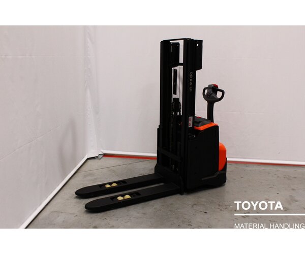 TOYOTA SWE120L 2104021708