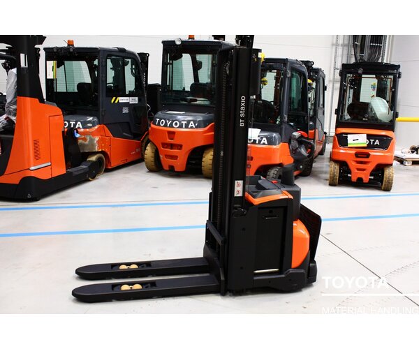 TOYOTA SWE120L 2111034883