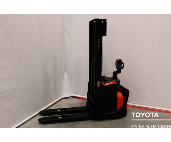 TOYOTA SWE120L 2305024779