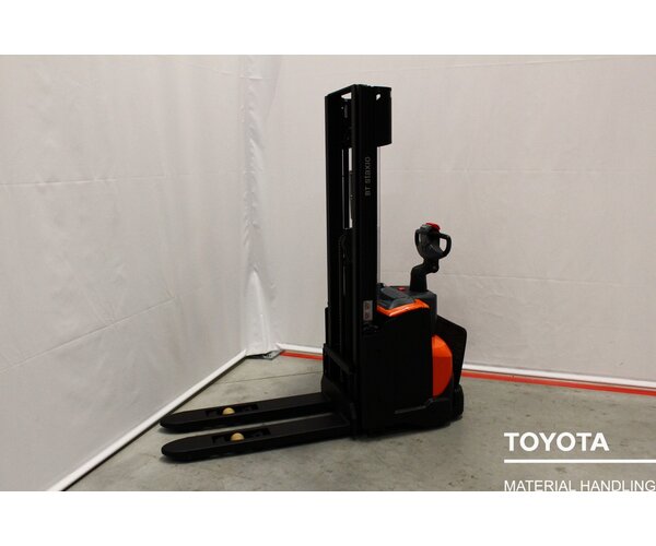 TOYOTA SWE120L 2309012233