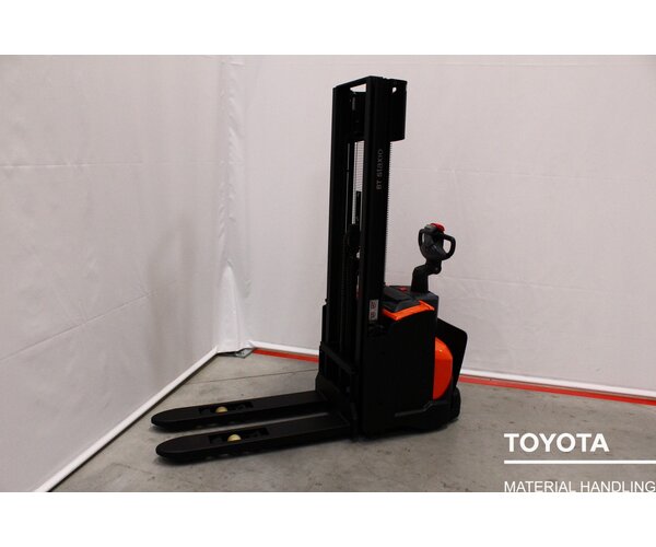 TOYOTA SWE120L 2311025702