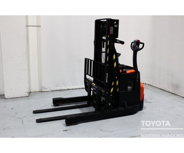 TOYOTA SWE120XR 2003044910