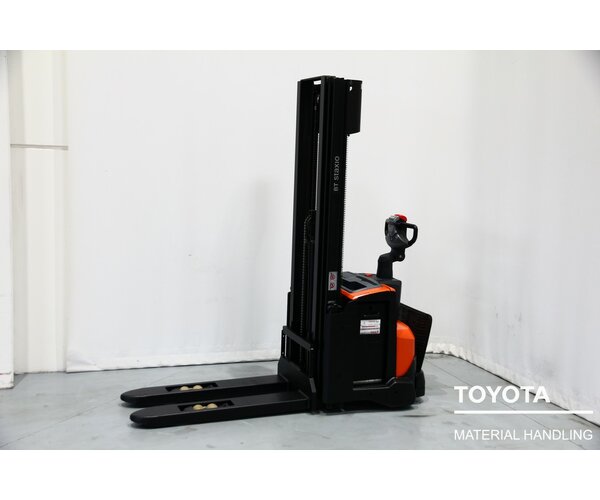 TOYOTA SWE140L 1704016557