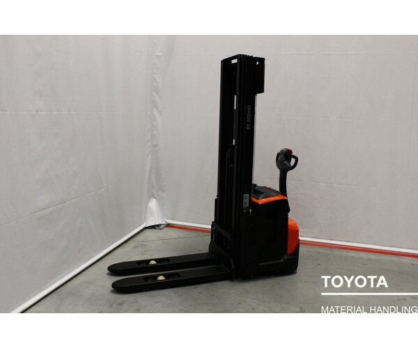 TOYOTA SWE140L 2603048418