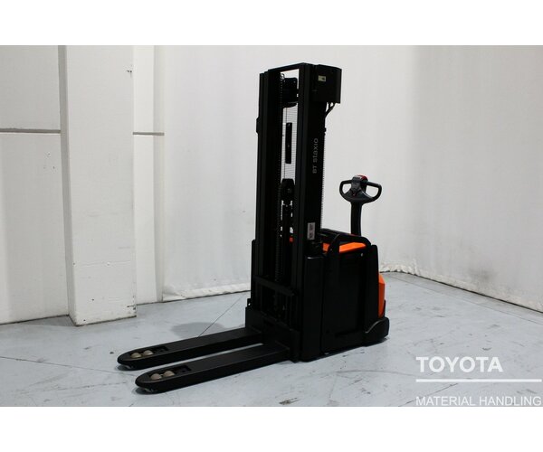 TOYOTA SWE145L 2402029504