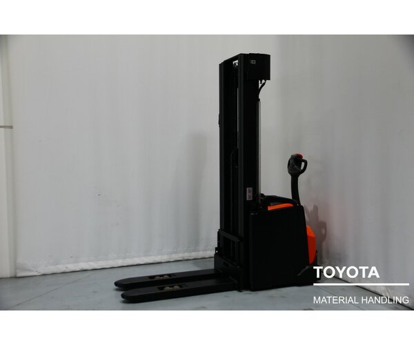 TOYOTA SWE160 1709003758