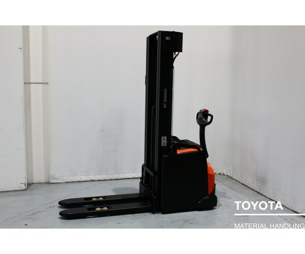 TOYOTA SWE160 1805039179