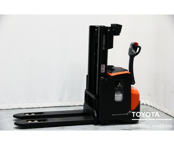 TOYOTA SWE200D 2102038656