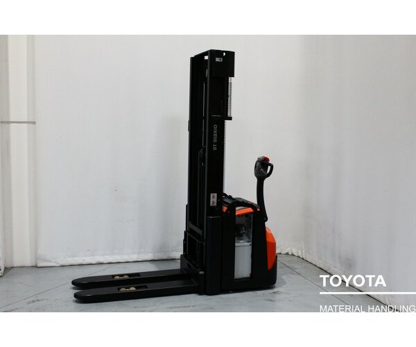 TOYOTA SWE200L 2003043282