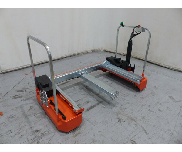 TOYOTA TAXI TROLLEY 4-WS 1902024203